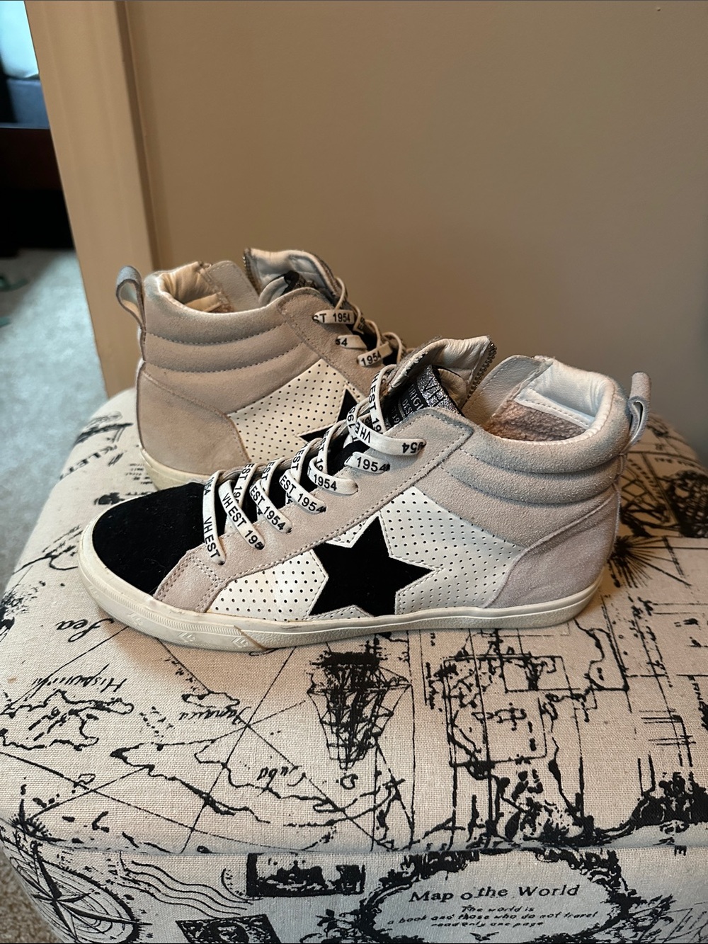 Vintage Havana Beige White Black High-Top Sneakers with Star